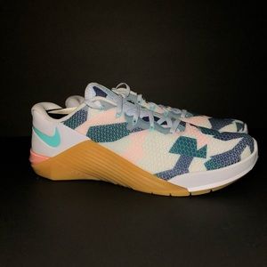 SOLD !Nike Metcon 5 Aurora Green/grey/pink
